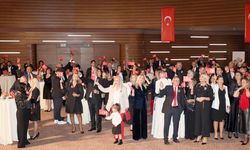 İZSİAD Cumhuriyetin 102. yılını kutladı
