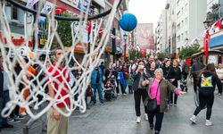 Karşıyaka Çarşısı'nda renkli anlar