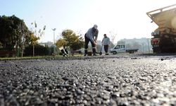 Karşıyaka'da yol bakım çalışmaları hız kesmiyor