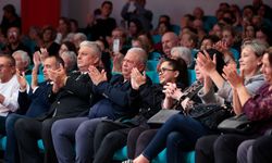 Konak'ta şarkılar Ata için söylendi