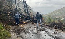 Marmari̇s Beledi̇yesi̇ eki̇pleri̇ni̇n yağmur mesaisi