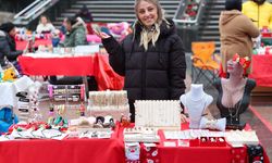 Buca'da yeni yıl pazarına büyük ilgi