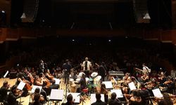 İzmir Oda Orkestrası Latin müzikleriyle dans ettirdi