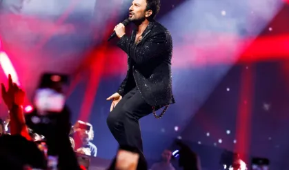 Megastar Tarkan Avrupa turnesinde büyülüyor