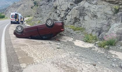 Gümüşhane’de otomobil ters döndü: 3 kişi yaralandı