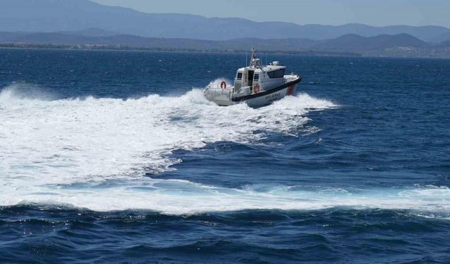 Terk edilmiş teknenin sahibini arama çalışmaları sürüyor