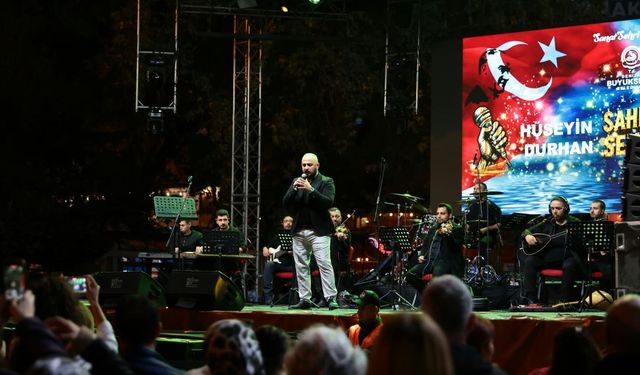 Cumhuriyet coşkusu Denizli'de müzik ve dansla taçlandı