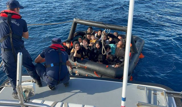 Ege Denizi'nde insan kaçakçılığına darbe: 158 kişi