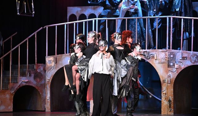 Manisa'da Romeo ve Juliet rüzgarı esti