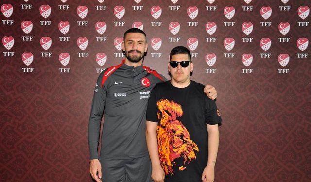 Otizmli çocuklardan milli futbolculara objektif desteği!