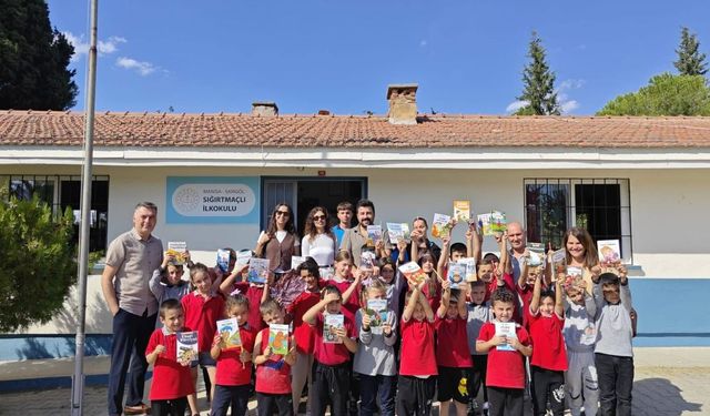 Sarıgöl'de Öğrencilerden 'Bir Kitap, Bir Gelecek' Kampanyası