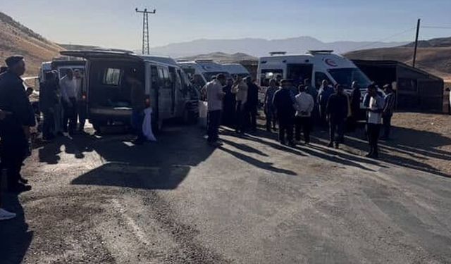 Siirt'te öğretmenleri taşıyan minibüs kaza yaptı: 12 yaralı