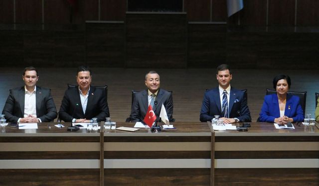 Başkan Aras ve Başkan Mandalinci muhtarlarla bir araya geldi