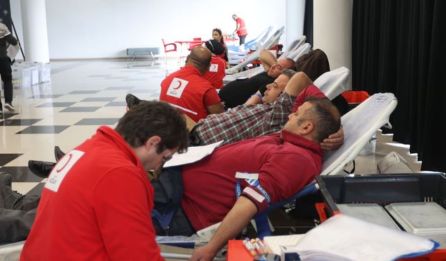 Büyükşehir, Kızılay'a kan bağışı desteğini Menteşe'de başlattı