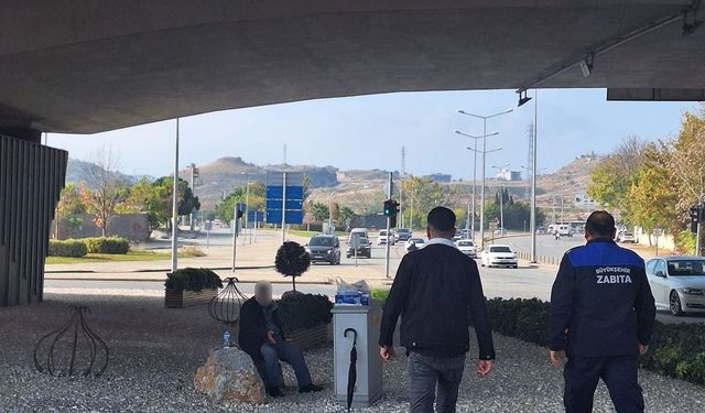 Büyükşehir Zabıta'dan dilencilere sıkı denetim