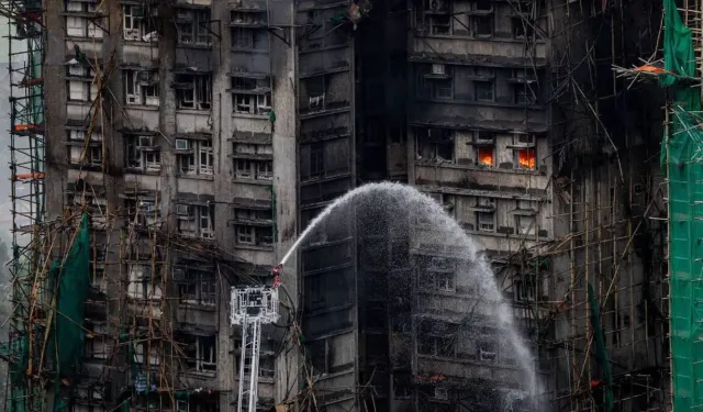 Hong Kong'da gökdelen faciası
