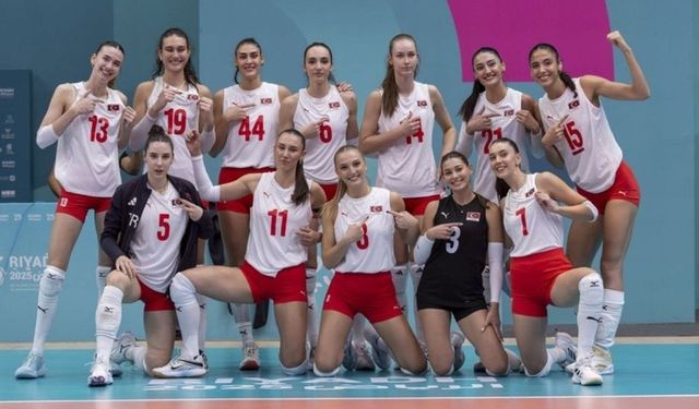 Kadın Milli Voleybol Takımı 4'te 4 yaparak finalde