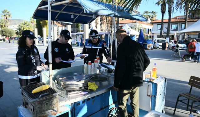 Kuşadası Belediyesi'nden sokak lezzetleri̇ne denetim
