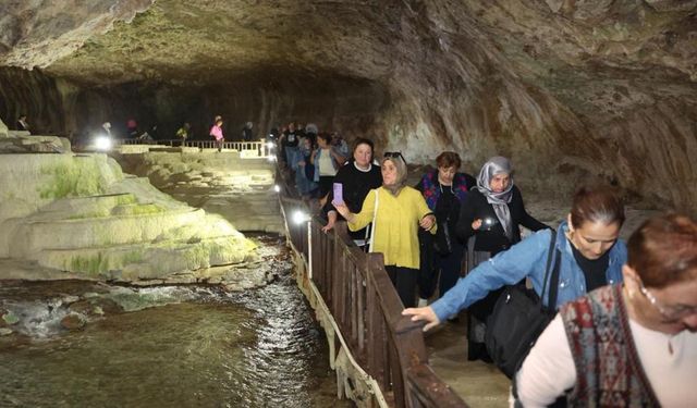 Merkezefendi'li kadınlar tarihi ve doğayı keşfediyor