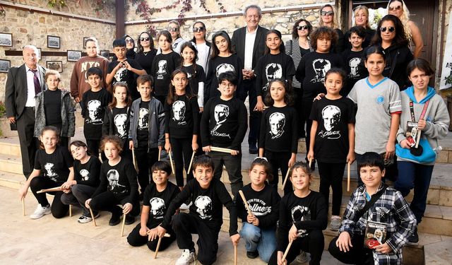 Minik kalplerde büyük lider: Atatürk