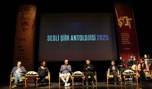 Nilüfer'de şiir eleştirisinin prestij ödülleri sahiplerini buldu