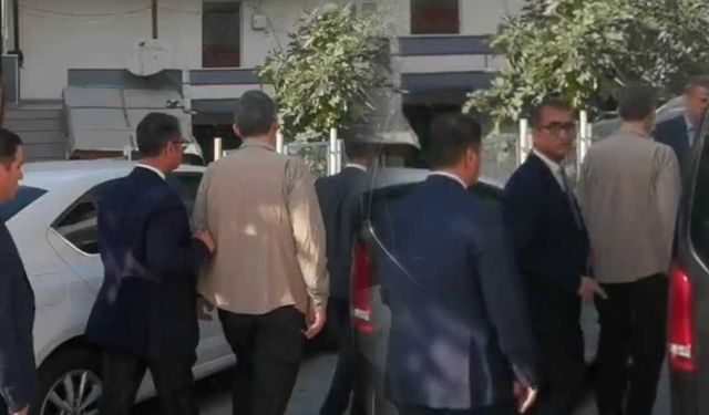 Taziye alanında gerginlik: Vali ve Başkan çıkarıldı