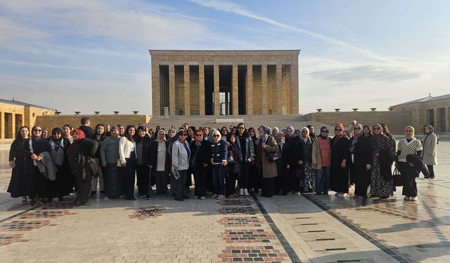 Üreten kadınlar, Ata'ya saygı yolunda