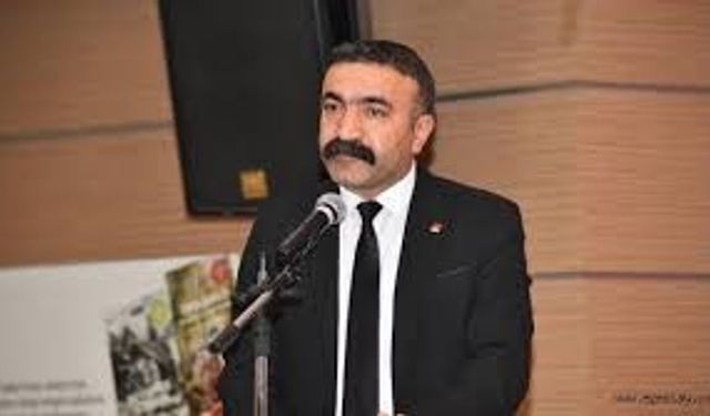 CHP Çiğli İlçe Başkanı Erkan Akar'a yumruklu saldırı