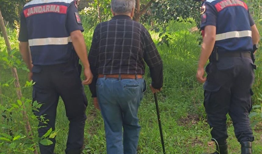 Kayıp yaşlı adam ormanda bulundu