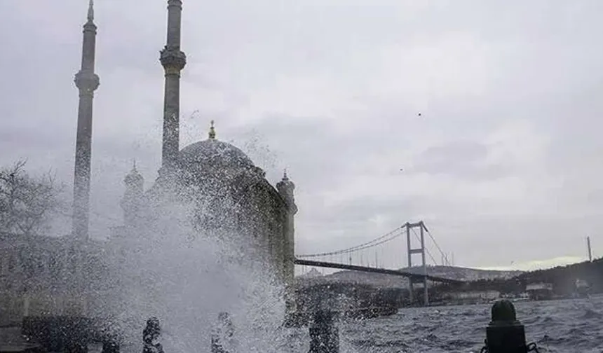 Akdeniz hariç kıyılarda yağış var... Marmara'ya kuvvetli rüzgar uyarısı