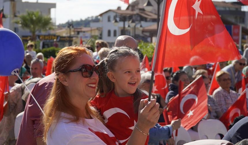 İzmir'de 'Cumhuriyet Her Yerde'