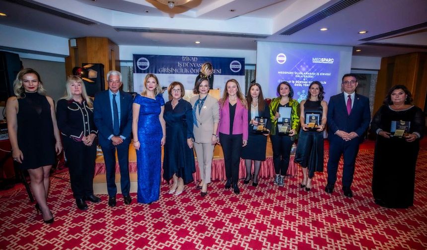 İZİKAD 6. İş Dünyası Girişimcilik Ödülleri sahiplerini buldu