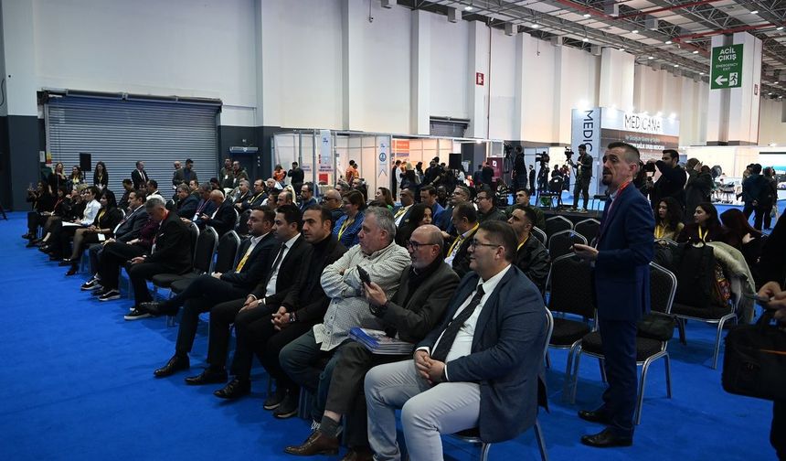 Kuşadası her yıl kendi turist rekorunu kırıyor