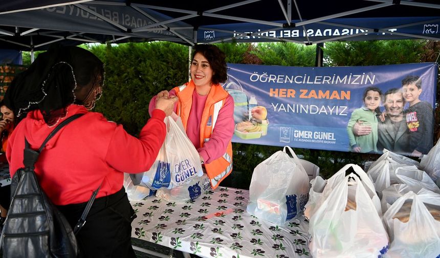 Kuşadası'nda öğrencilere büyük destek
